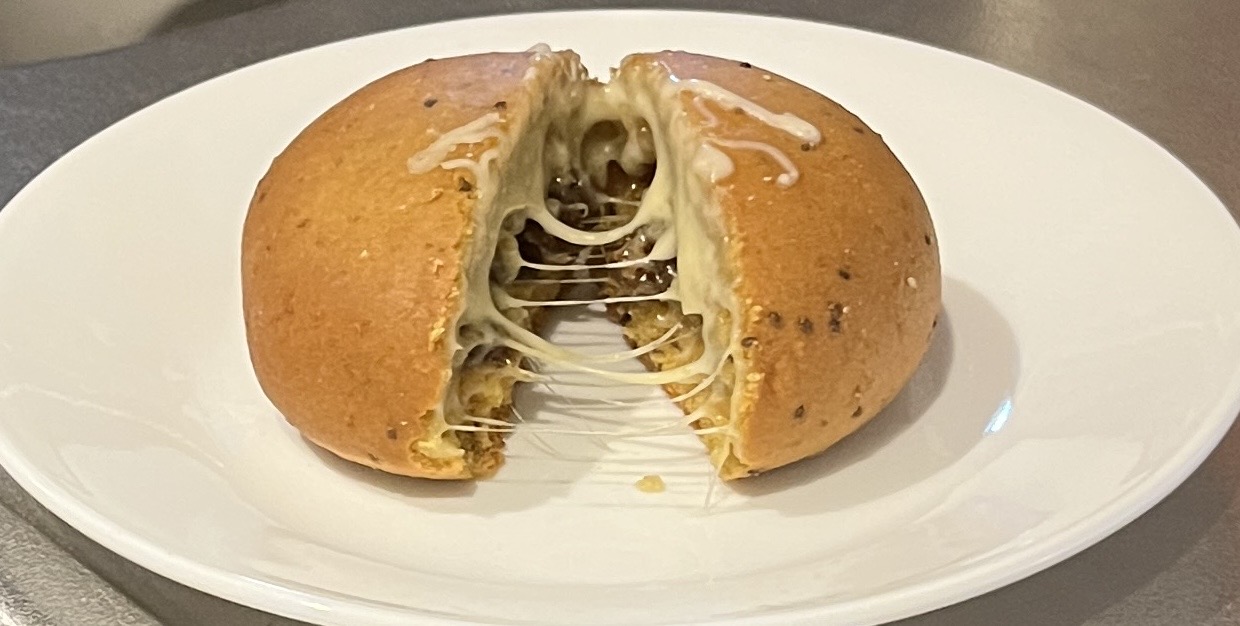 ベースブレッドカレーのチーズアレンジ
