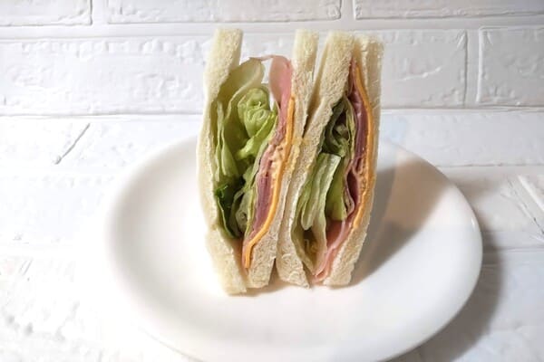 ローソン 低糖質パン レタスサンドイッチ