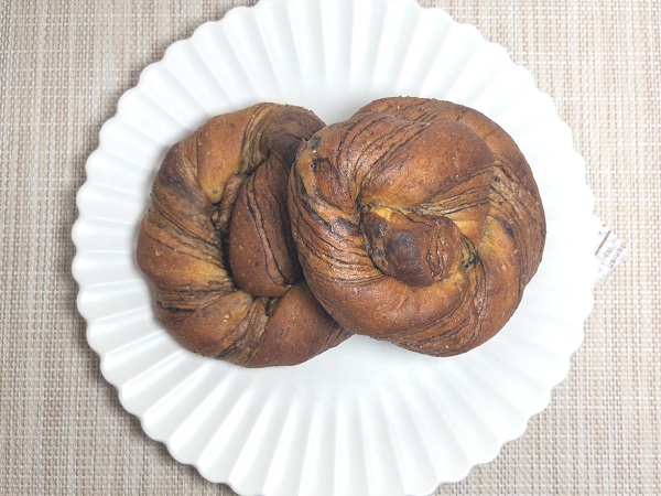 ベースブレッドダイエット1日目の昼食（チョコレート2袋）：472kcal