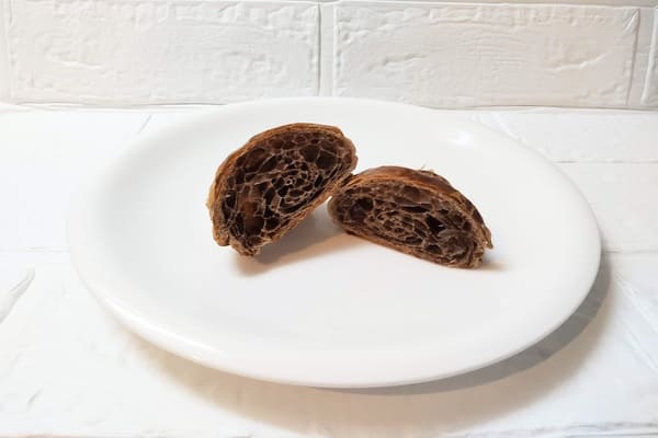 コンビニ（セブンイレブン）　7PREMIUM　チョコミニクロワッサン 6個入|ちょうどよい甘さのチョコが練り込まれたミニクロワッサン