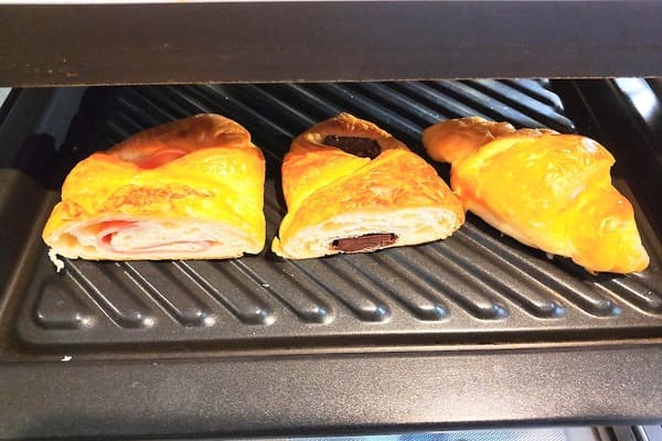 コンビニ クロワッサン トースト前