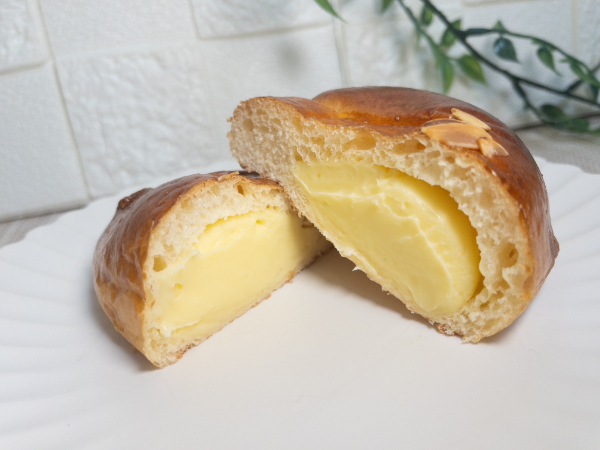 パンスク　タミーユBakery　クリームパン