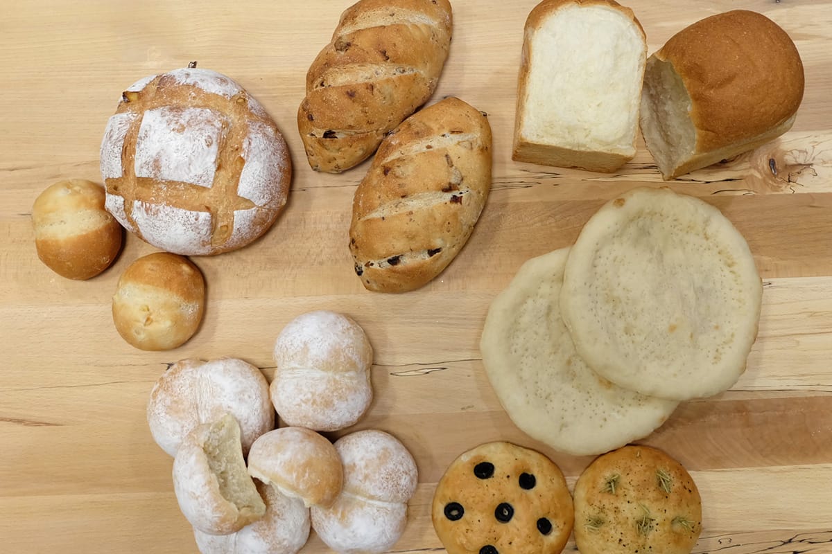 Bread made in the main course Basic 1