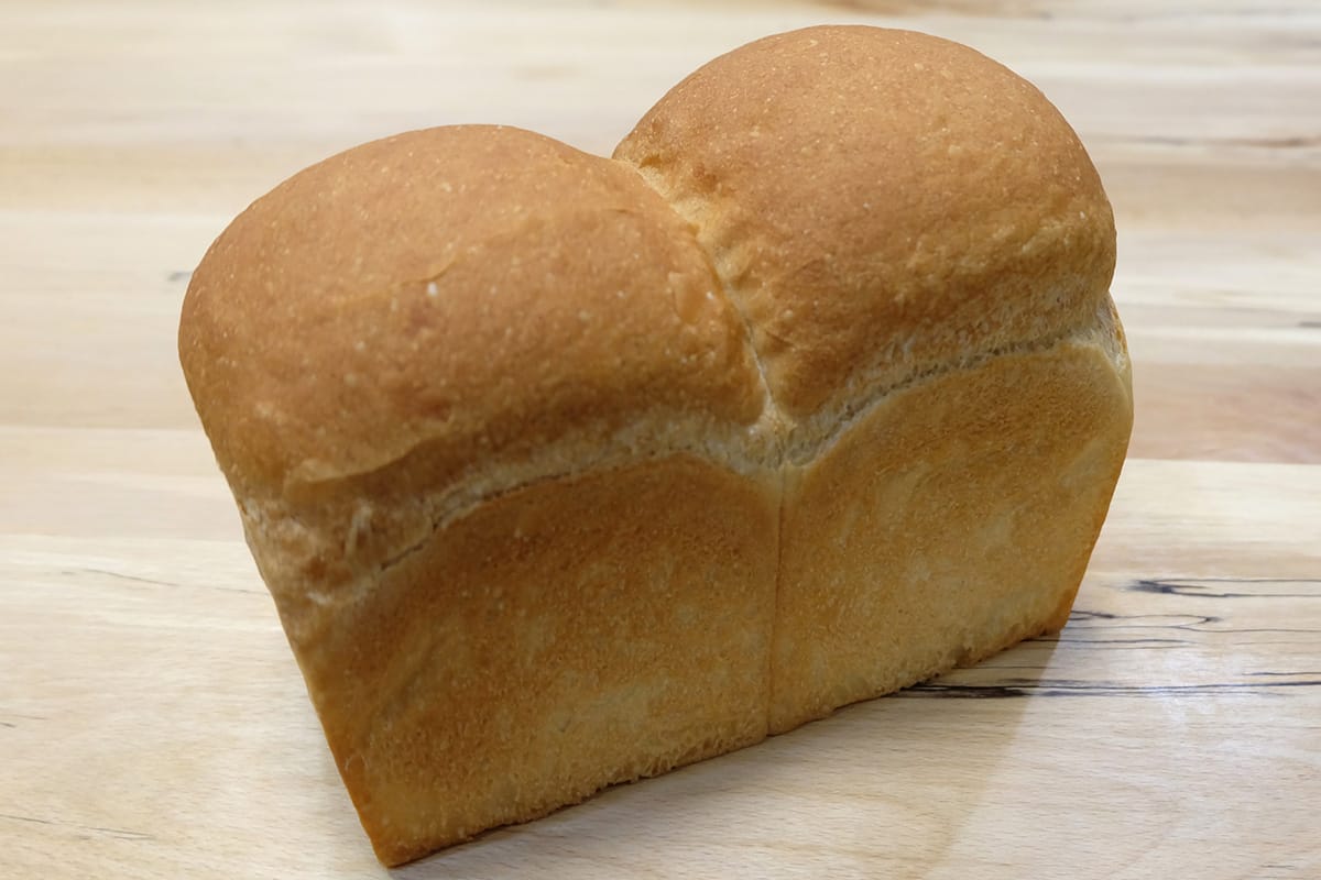 Bread made in the main course Basic 1 (5) 1 loaf of mountain-shaped bread